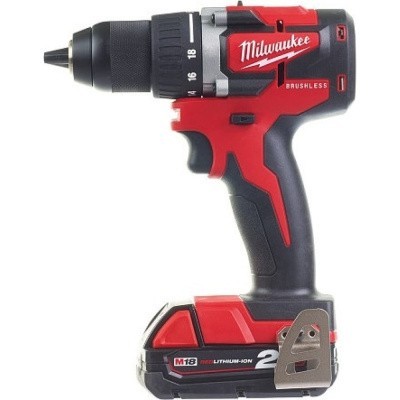 Аккумуляторная дрель-шуруповерт Milwaukee M18 CBLDD-202C 4933464317