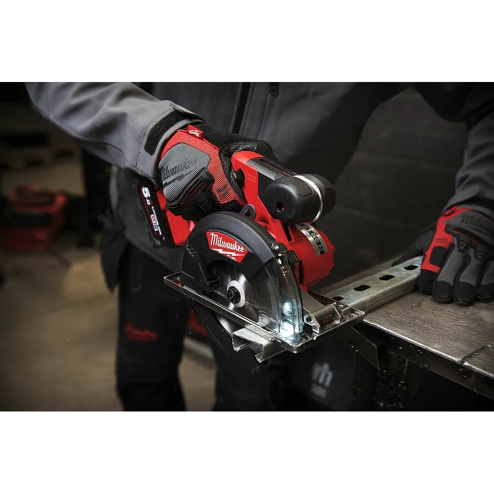 Аккумуляторная циркулярная пила по металлу Milwaukee M18 FMCS-502X FUEL  4933459193 купить в Челябинске - цена в интернет-магазине «От и До.ру»