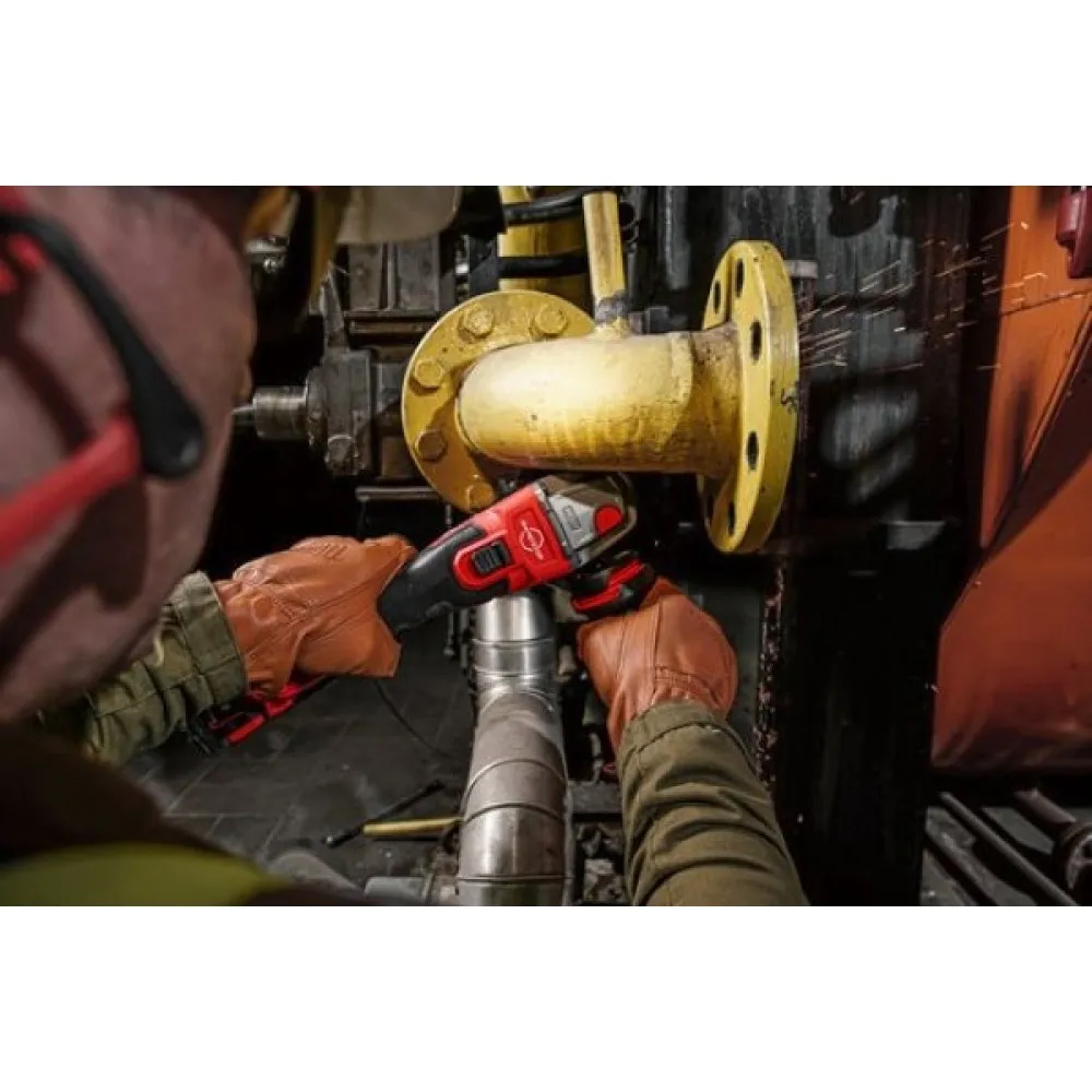 Аккумуляторная угловая шлифмашина Milwaukee M18 FSAG125XB-502X FUEL  4933478430 купить в Челябинске - цена в интернет-магазине «От и До.ру»