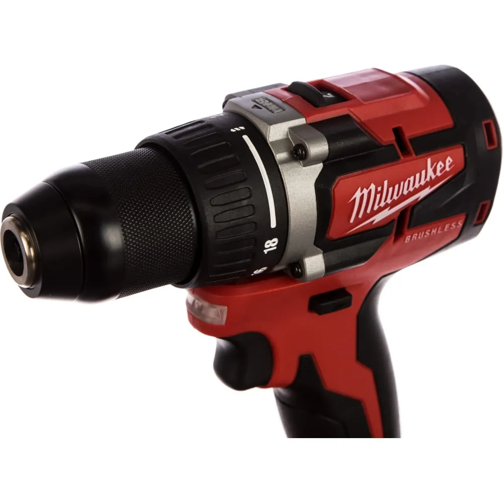 Фото Аккумуляторная дрель-шуруповерт Milwaukee M18 CBLDD-202C 4933464317 4933464317